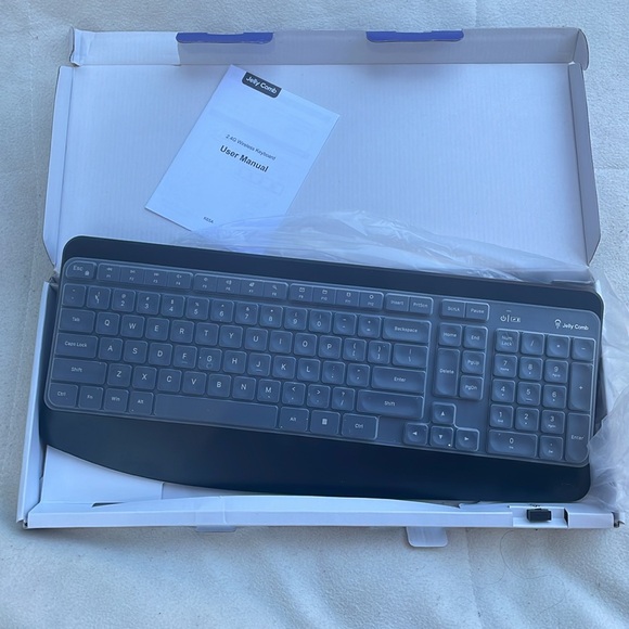 Jelly Comb Wireless Computer Keyboard - Picture 2 of 3